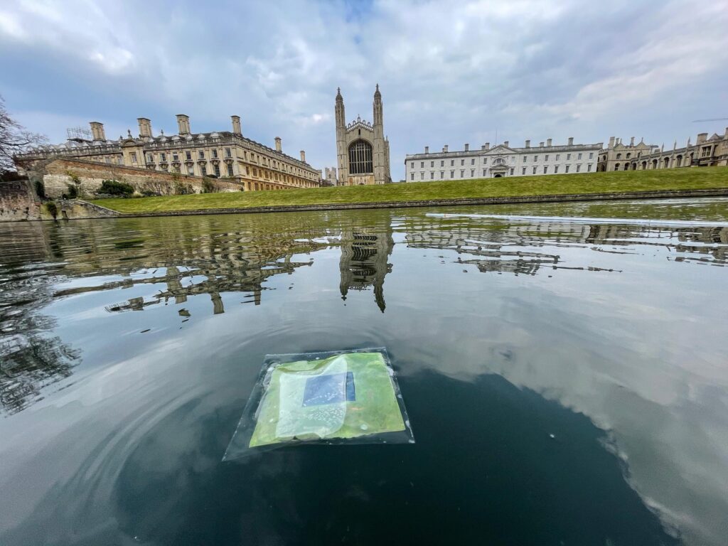 A floating artificial leaf – which generates clean fuel from sunlight and water – on the River Cam near King’s College Chapel in Cambridge, UK. Credit: Virgil Andrei.