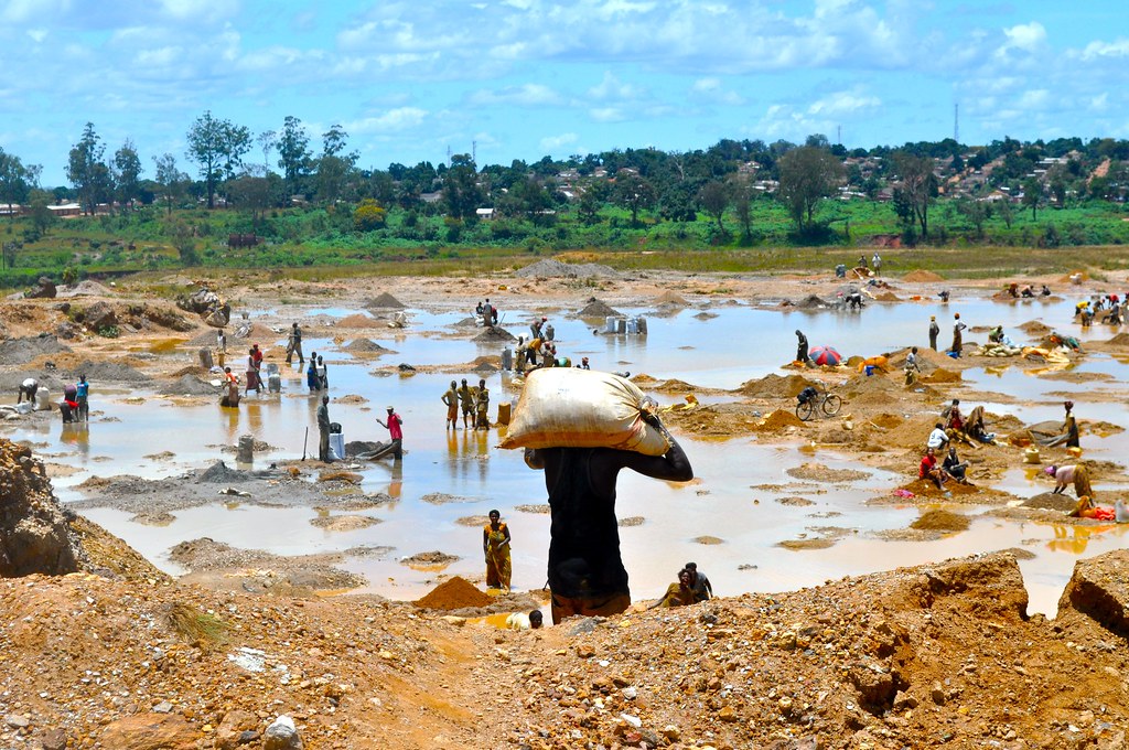 As long as people in the West continue to understand local cobalt mining in the Congo as a “grim wasteland of utter ruin”, as in Cobalt Red, as opposed to Wainaina’s landscape in which people laugh, struggle and make do in usually mundane circumstances, history will repeat. Credit: Fairphone.